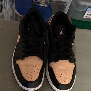 Jordan Men's Black and Tan Sneakers